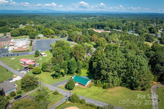 111 Baxter Street, Morganton, NC 28655