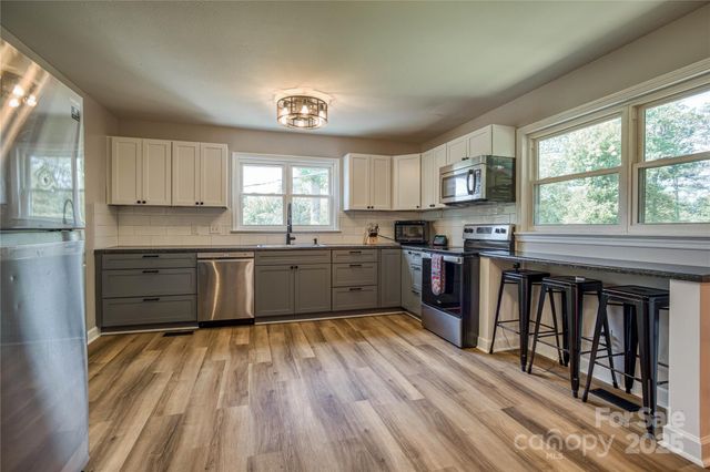 111 Baxter Street, Morganton, NC 28655