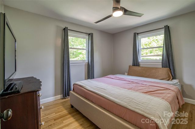 111 Baxter Street, Morganton, NC 28655