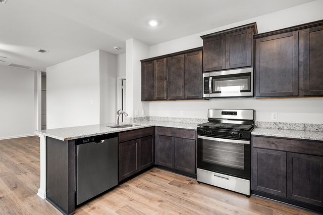 8405 White Wolf Trail, Ponder, TX 76259