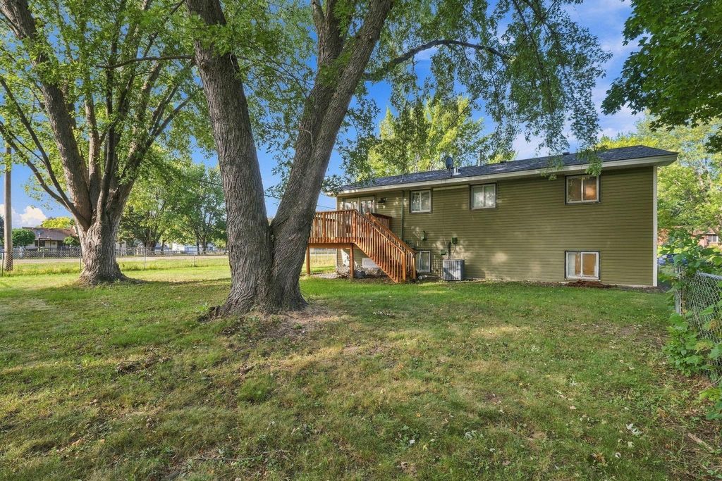 6900 Brunswick Avenue N, Brooklyn Park, MN 55429 — photo 4
