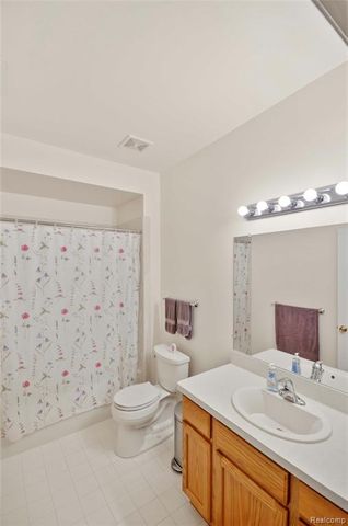 14246 Moravian Manor Circle, Sterling Heights, MI 48312