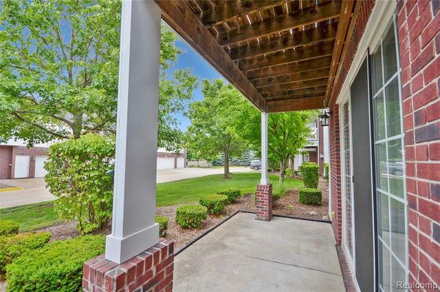 14246 Moravian Manor Circle, Sterling Heights, MI 48312