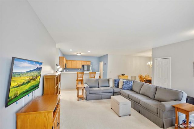 14246 Moravian Manor Circle, Sterling Heights, MI 48312