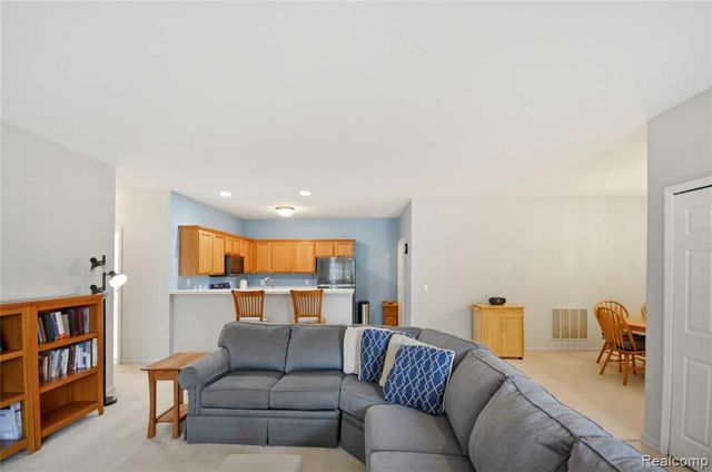14246 Moravian Manor Circle, Sterling Heights, MI 48312