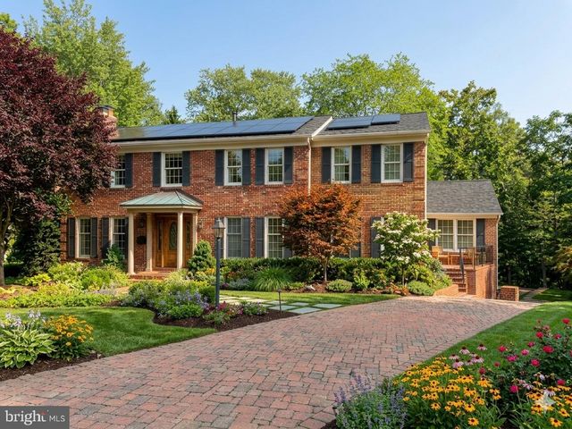 1900 ANCILLA CT, Alexandria, VA 22307