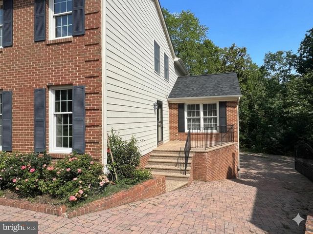 1900 ANCILLA CT, Alexandria, VA 22307