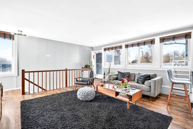 2 Wyndover Woods Lane 16, White Plains, NY 10603