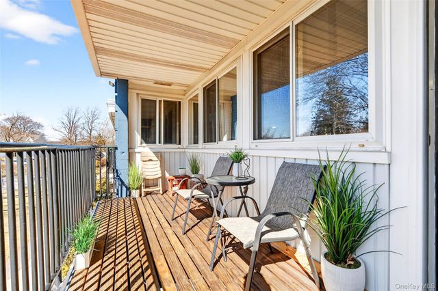 2 Wyndover Woods Lane 16, White Plains, NY 10603