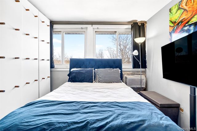 2 Wyndover Woods Lane 16, White Plains, NY 10603