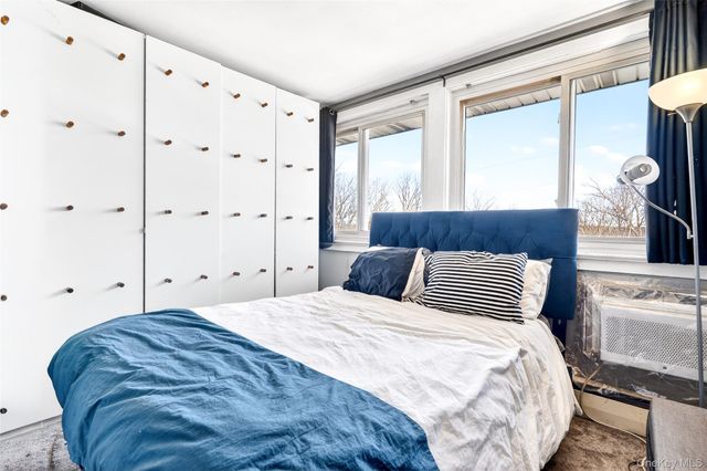 2 Wyndover Woods Lane 16, White Plains, NY 10603