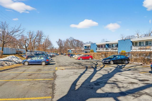 2 Wyndover Woods Lane 16, White Plains, NY 10603