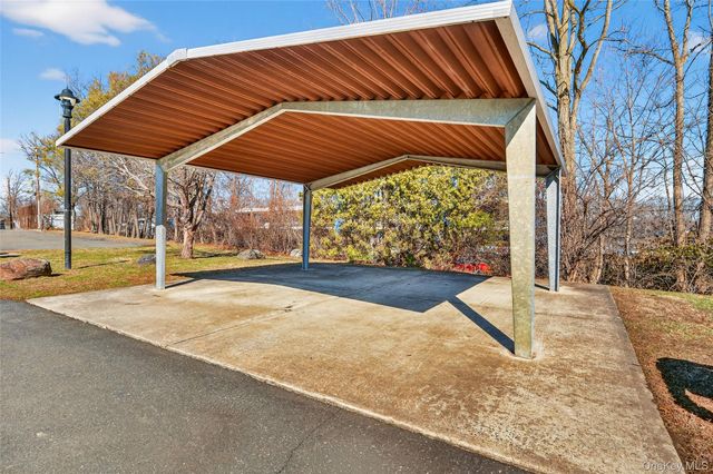 2 Wyndover Woods Lane 16, White Plains, NY 10603