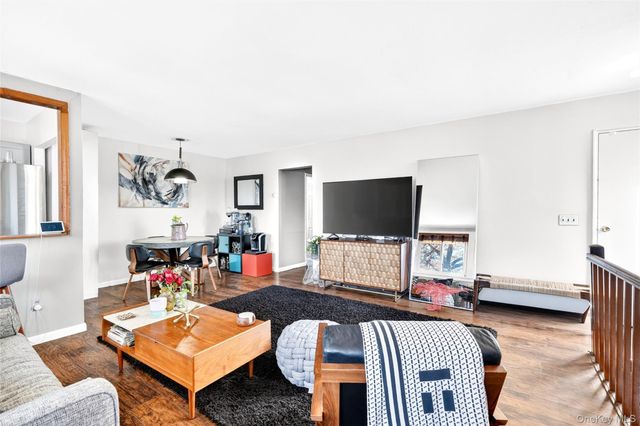 2 Wyndover Woods Lane 16, White Plains, NY 10603