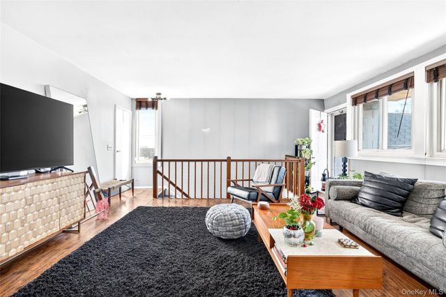 2 Wyndover Woods Lane 16, White Plains, NY 10603