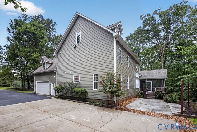 8825 First Branch Ln, Chesterfield, VA 23838