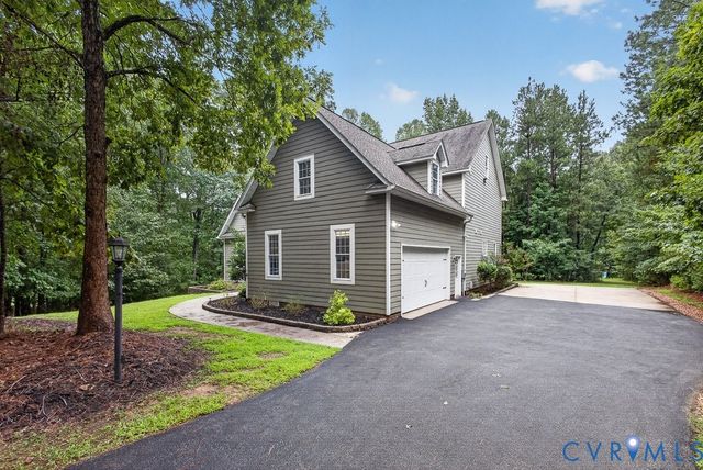 8825 First Branch Ln, Chesterfield, VA 23838