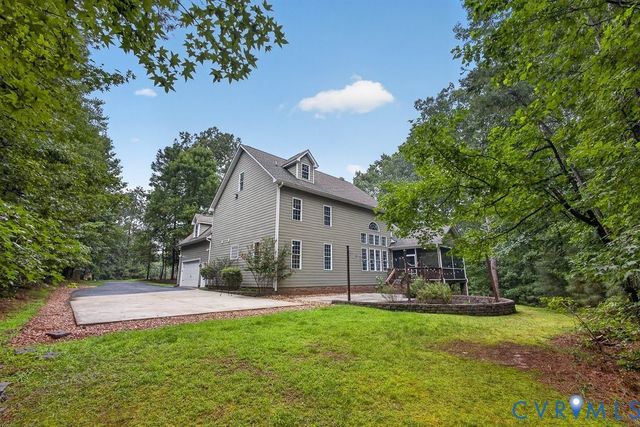 8825 First Branch Ln, Chesterfield, VA 23838