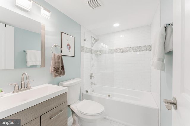 4403 OSSIAN HALL LN, Annandale, VA 22003