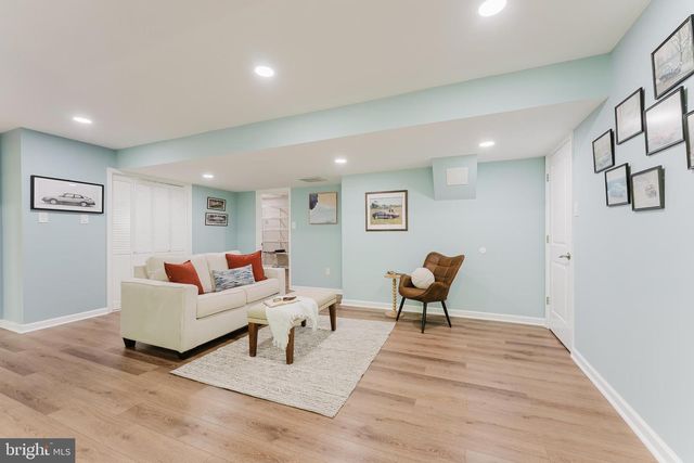 4403 OSSIAN HALL LN, Annandale, VA 22003