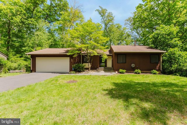 4403 OSSIAN HALL LN, Annandale, VA 22003