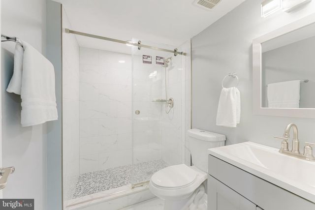 4403 OSSIAN HALL LN, Annandale, VA 22003