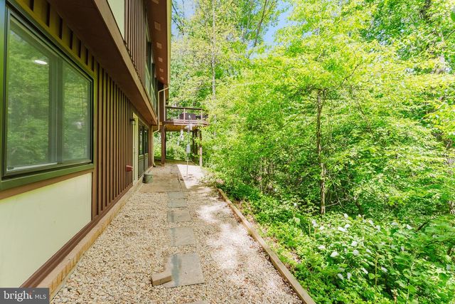 4403 OSSIAN HALL LN, Annandale, VA 22003