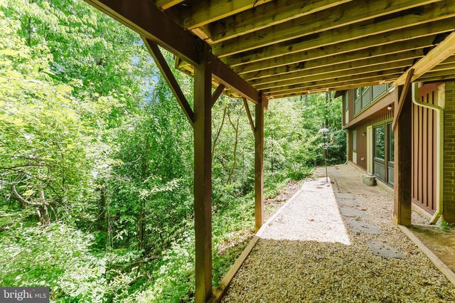 4403 OSSIAN HALL LN, Annandale, VA 22003