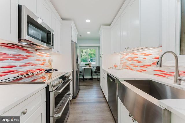 4403 OSSIAN HALL LN, Annandale, VA 22003
