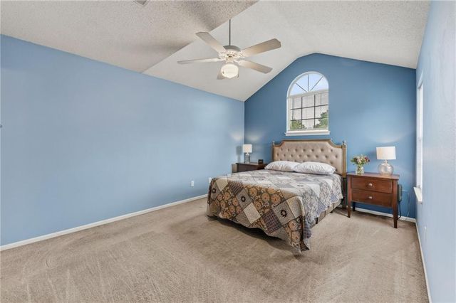 5637 NW Sunrise Meadow Circle, Lee's Summit, MO 64064