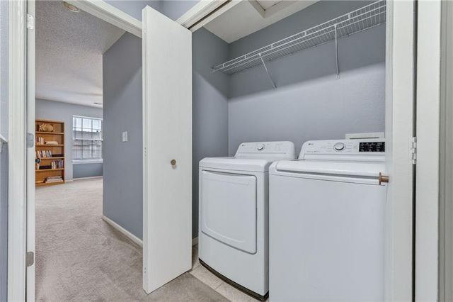 5637 NW Sunrise Meadow Circle, Lee's Summit, MO 64064