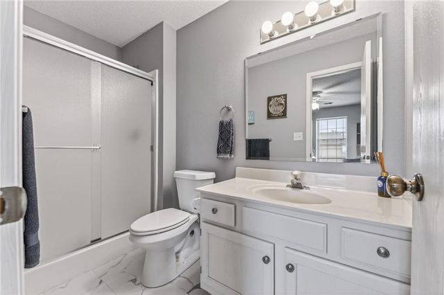 5637 NW Sunrise Meadow Circle, Lee's Summit, MO 64064
