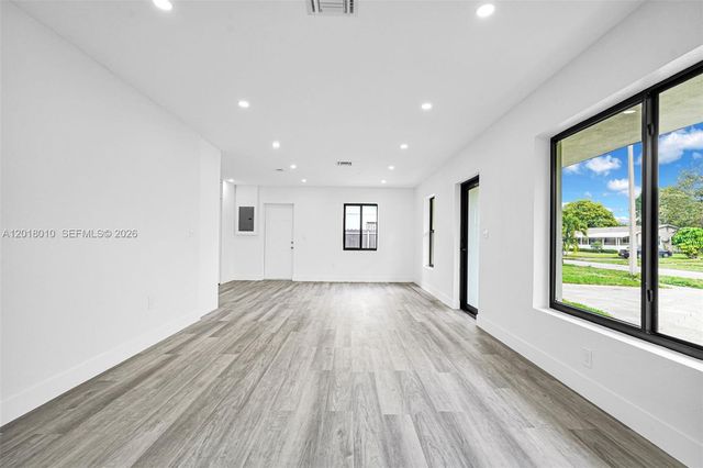 19720 NW 33rd Ave, Miami Gardens, FL 33056