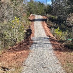 328 Boiling Springs Rd, Vonore, TN 37885