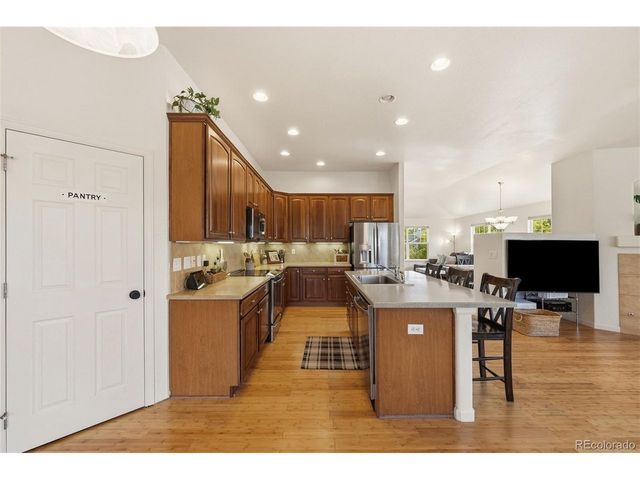 23641 E Whitaker Dr, Aurora, CO 80016