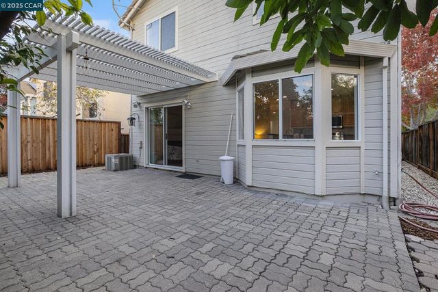 745 Bayshore St, Martinez, CA 94553