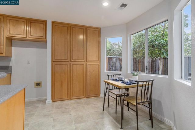 745 Bayshore St, Martinez, CA 94553