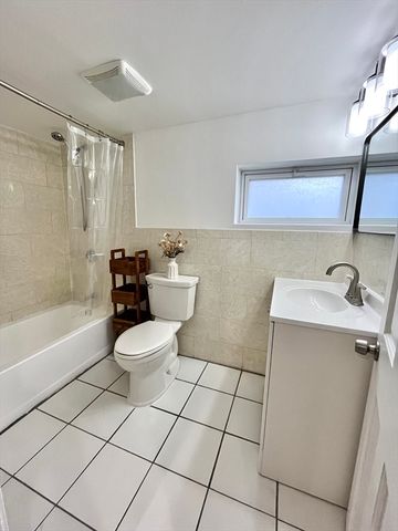 154 N Central Ave, Quincy, MA 02170