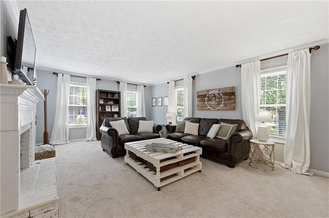 450 Tyson Circle, Roswell, GA 30076