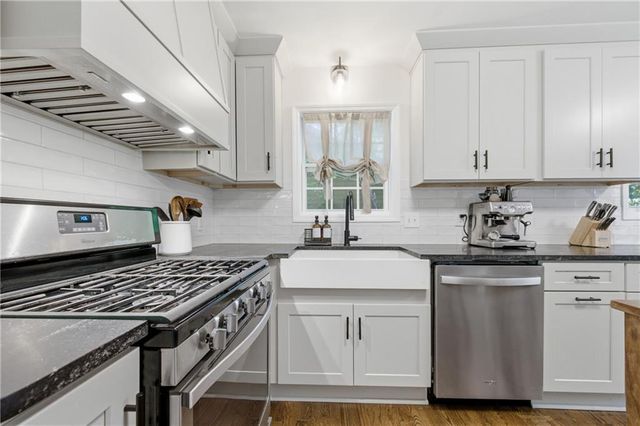 450 Tyson Circle, Roswell, GA 30076