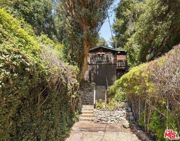 10423 Scenario Lane, Los Angeles, CA 90077