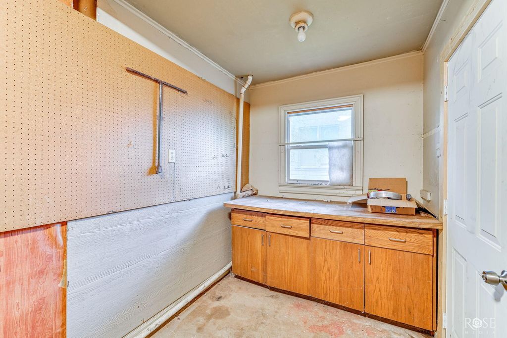 Image 31 of property listing at 2104 W Avenue J, San Angelo, TX 76901