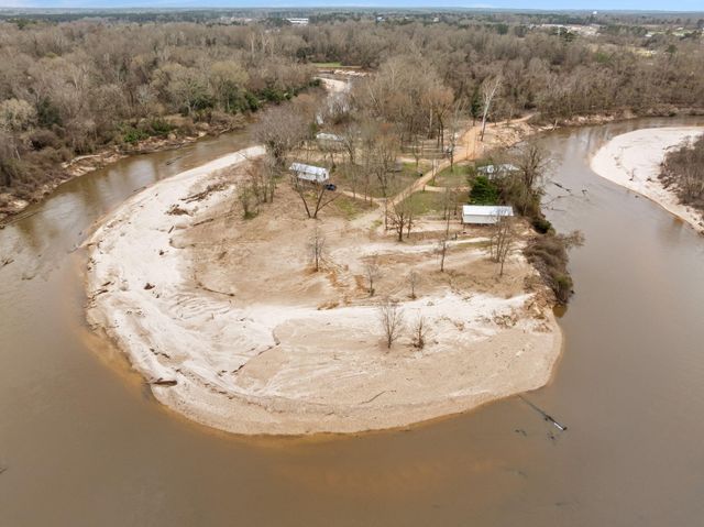 161 Ryner Rd., Hattiesburg, MS 39402