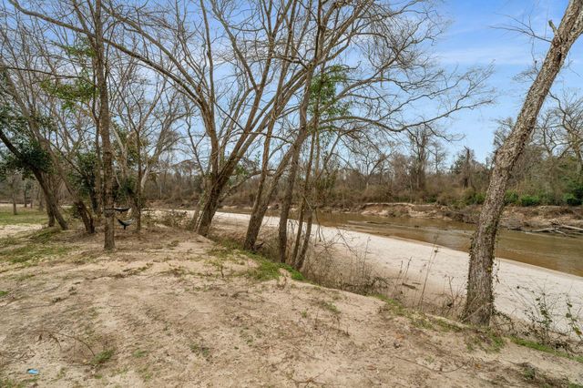 161 Ryner Rd., Hattiesburg, MS 39402