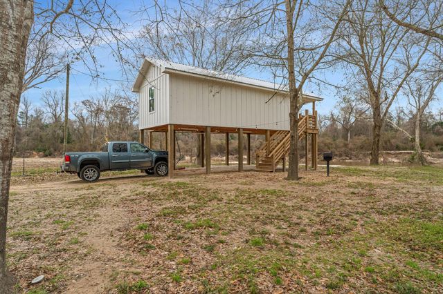 161 Ryner Rd., Hattiesburg, MS 39402