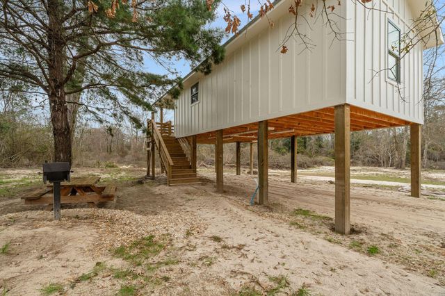 161 Ryner Rd., Hattiesburg, MS 39402