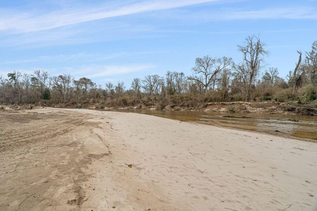 161 Ryner Rd., Hattiesburg, MS 39402