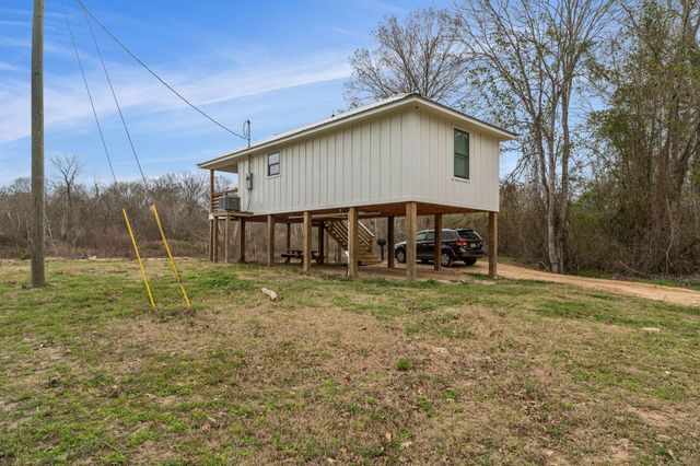 161 Ryner Rd., Hattiesburg, MS 39402