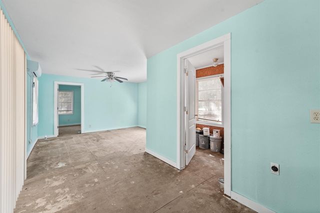 768 County Road 2870, Cleveland, TX 77327