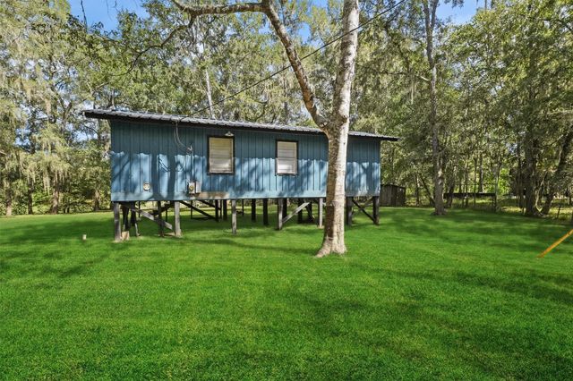 768 County Road 2870, Cleveland, TX 77327